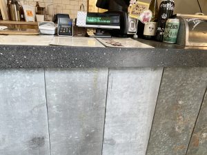 bricolage-bread-counter-detail